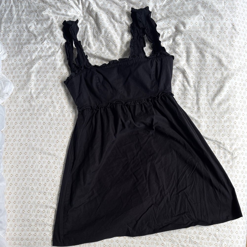 Black Sleeveless Dress